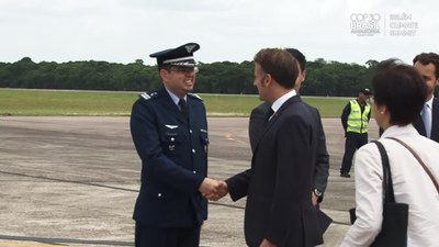 Cover of video: 11.06.2025 (Belém - PA) Arrival in Brazil of the President of France, Emmanuel Macron
